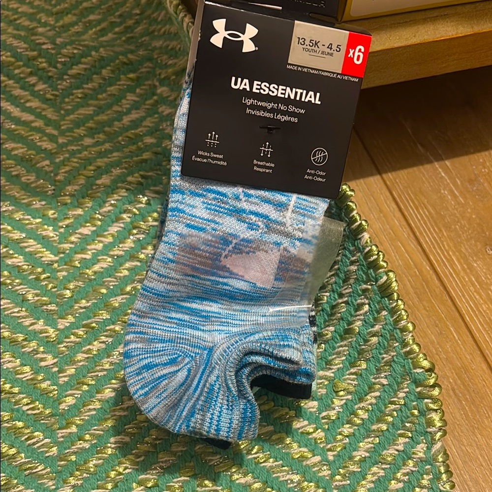 Under Armour Youth Blue No Show Socks NEW